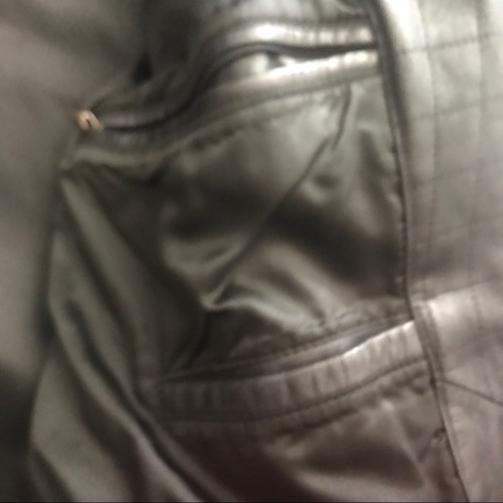 Danier leather Women’s Leather Jacket - Picture 6 of 8